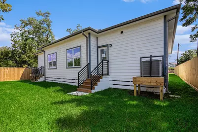 4825 Pederson Street #B, Houston, TX 77033 - Photo 12