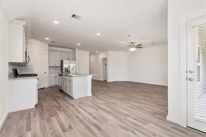 3111 West Frontier Lane, Pinehurst, TX 77362 - Photo 16