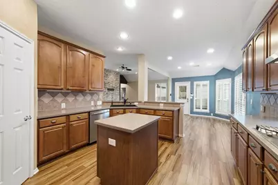 9405 Sundown Drive, Pearland, TX 77584 - Photo 14
