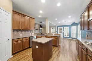 9405 Sundown Dr, Pearland, TX 77584 - Photo 14