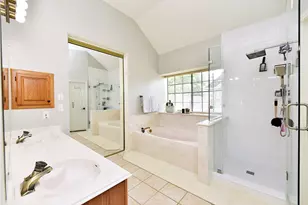 1110 Lake Estates Dr, Sugar Land, TX 77498 - Photo 24