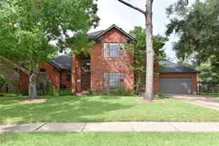 1110 Lake Estates Dr, Sugar Land, TX 77498 - Photo 2