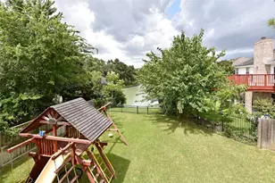 1110 Lake Estates Dr, Sugar Land, TX 77498 - Photo 32