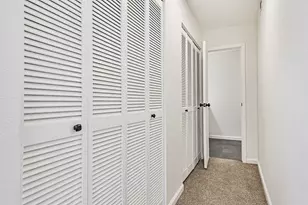 425 E Castle Harbour Dr, Friendswood, TX 77546 - Photo 16