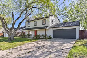 425 E Castle Harbour Dr, Friendswood, TX 77546 - Photo 1