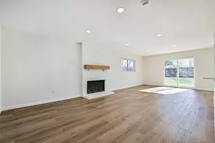 425 E Castle Harbour Dr, Friendswood, TX 77546 - Photo 4