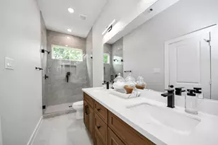 7906 Gladstone St, Houston, TX 77051 - Photo 24