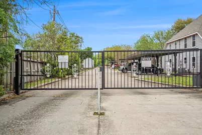 211 Hunt Road #211, Baytown, TX 77521 - Photo 2