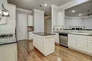 1302 W Park At Shady Villa, Houston, TX 77055 - Photo 4