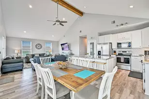 4207 Navarro Dr, Galveston, TX 77554 - Photo 12