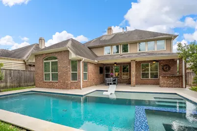 7 E Wading Pond Circle, Tomball, TX 77375 - Photo 2