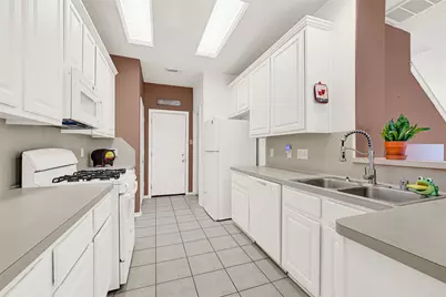 14327 Larkhall Ln, Houston, TX 77014 - Photo 10