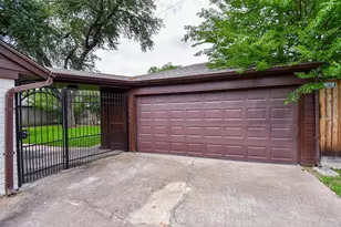 2747 Durban Dr, Houston, TX 77043 - Photo 20