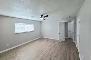 8307 Coastway Ln, Houston, TX 77075 - Photo 16