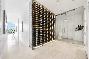 2727 Kirby Dr, Houston, TX 77098 - Photo 2