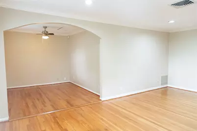 5564 Aspen Street, Bellaire, TX 77401 - Photo 8