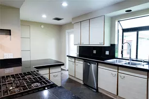 5564 Aspen St, Bellaire, TX 77401 - Photo 14