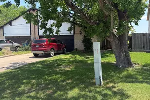 411 S Austin St, Webster, TX 77598 - Photo 2