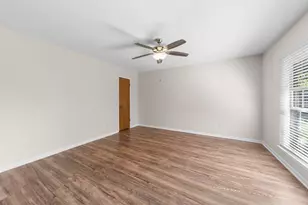 41 Greentree Ln, Conroe, TX 77304 - Photo 16