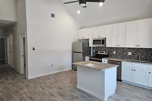 10090 Calendar St, Willis, TX 77318 - Photo 2