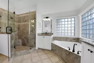 1814 Sandy Lake Dr, Friendswood, TX 77546 - Photo 22