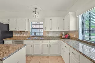 1501 W Castlewood Ave, Friendswood, TX 77546 - Photo 18