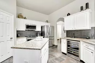 1718 Buckingham Dr, Pasadena, TX 77504 - Photo 8