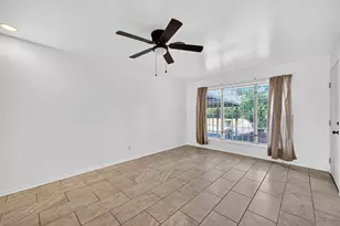 3907 Grapevine St, Houston, TX 77045 - Photo 8