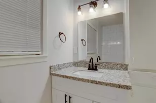 1009 15th Ave N, Texas City, TX 77590 - Photo 8