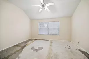 8315 Tarragon Lane E, Baytown, TX 77521 - Photo 10