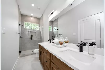 7910 Gladstone Street #A-B, Houston, TX 77051 - Photo 6