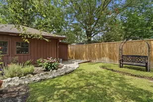 18319 Hereford Ln, Houston, TX 77058 - Photo 22