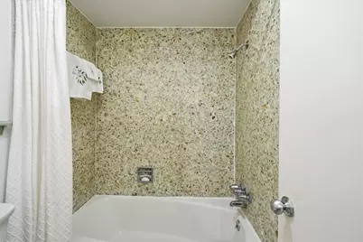 18319 Hereford Lane, Houston, TX 77058 - Photo 10