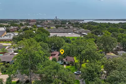 18319 Hereford Lane, Houston, TX 77058 - Photo 30