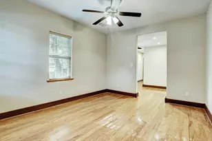 5250 Eigel St, Houston, TX 77007 - Photo 2