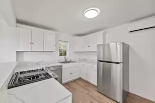 2614 59th St, Galveston, TX 77551 - Photo 4