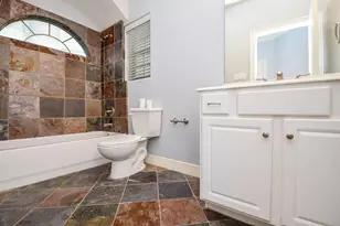 101 Drew St, Houston, TX 77006 - Photo 8