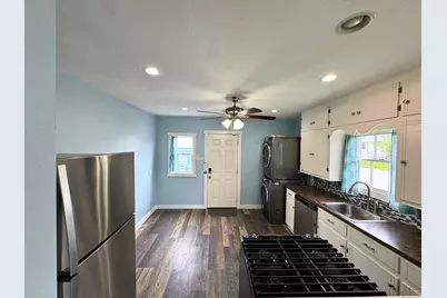 3727 Avenue L, Galveston, TX 77550 - Photo 6