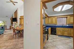 50 Waters Edge St, Conroe, TX 77356 - Photo 8