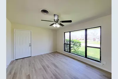 133 S Yaupon Street, Lake Jackson, TX 77566 - Photo 6