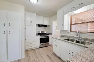 133 S Yaupon St, Lake Jackson, TX 77566 - Photo 30