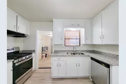 133 S Yaupon Street, Lake Jackson, TX 77566 - Photo 34