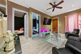 12832 Willow Centre Dr, Houston, TX 77066 - Photo 4