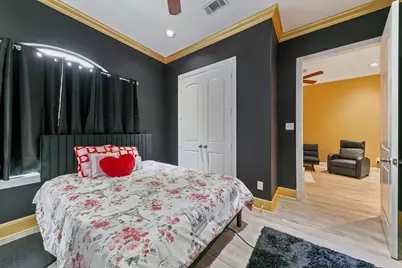 12832 Willow Centre Drive, Houston, TX 77066 - Photo 8