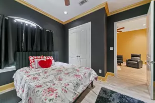 12832 Willow Centre Dr, Houston, TX 77066 - Photo 8