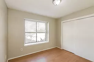 8603 Kinghaven St, Houston, TX 77083 - Photo 14