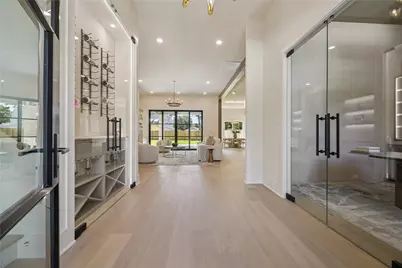 539 W 34th Street, Houston, TX 77018 - Photo 2