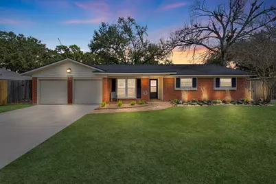 2405 Jacquelyn Drive, Pearland, TX 77581 - Photo 2