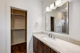 4704 Willow St, Bellaire, TX 77401 - Photo 24