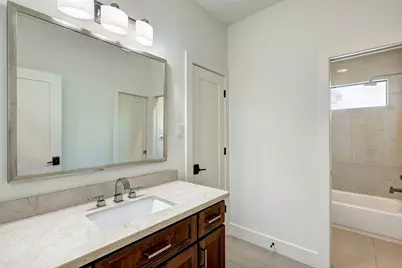 4704 Willow Street, Bellaire, TX 77401 - Photo 26